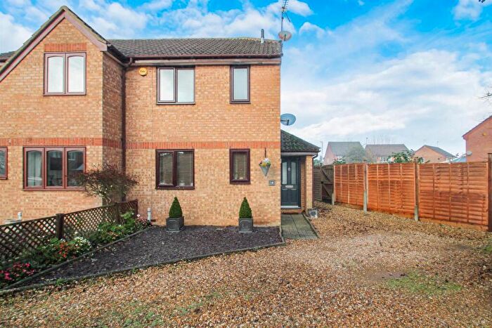 2 Bedroom End Of Terrace House To Rent In Treen Close, Thrapston, NN14