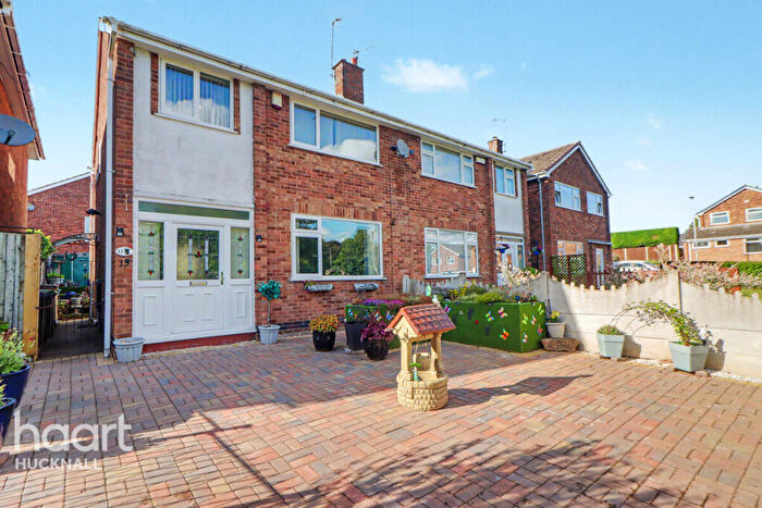 3 Bedroom Semi-Detached House For Sale In Totnes Close, Nottingham, NG15