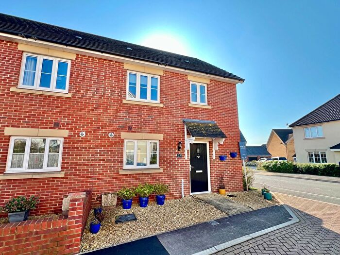3 Bedroom Semi Detached House For Sale In Derham Close, Creech St. Michael, Taunton, TA3