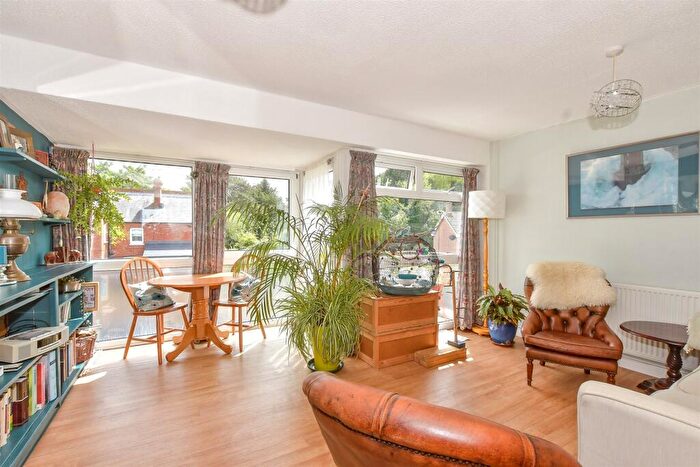2 Bedroom Maisonette For Sale In Ivy House Road, Whitstable, Kent, CT5