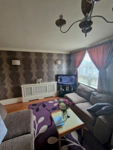 1 Bedroom Flat To Rent In Queens Road West, London, Plaistow, E13