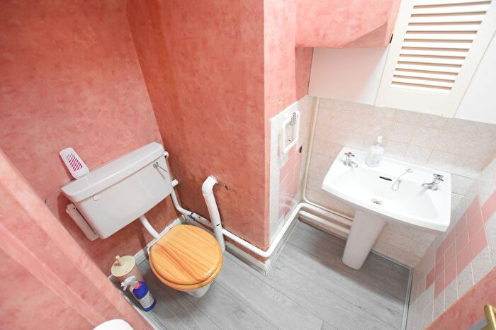 4 Bedroom Semi-Detached House To Rent In Cecil Avenue, Hornchurch, RM11