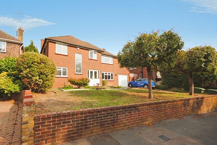 4 Bedroom Detached House For Sale In Hempstead Road, Watford, WD17