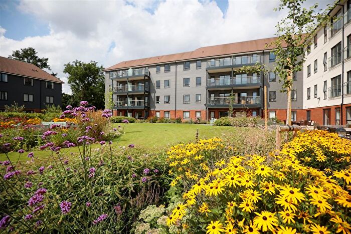 2 Bedroom Flat To Rent In Birch Grove, Frognal Avenue, Sidcup, DA14