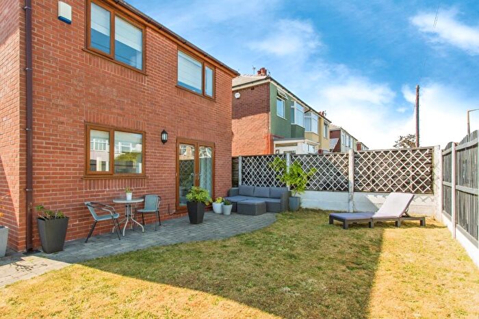 2 Bedroom Detached House For Sale In Hillcrest Avenue, Preston, Lancashire, PR2