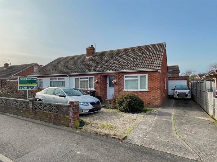 2 Bedroom Semi Detached Bungalow For Sale In Rosewood Avenue, Burnham-On-Sea, TA8