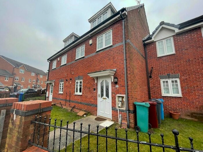 3 Bedroom Terraced House To Rent In Ainsbrook Avenue, Moston, Manchester, M9