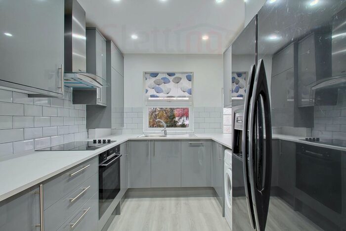 2 Bedroom Maisonette To Rent In Laleham Avenue, London, NW7