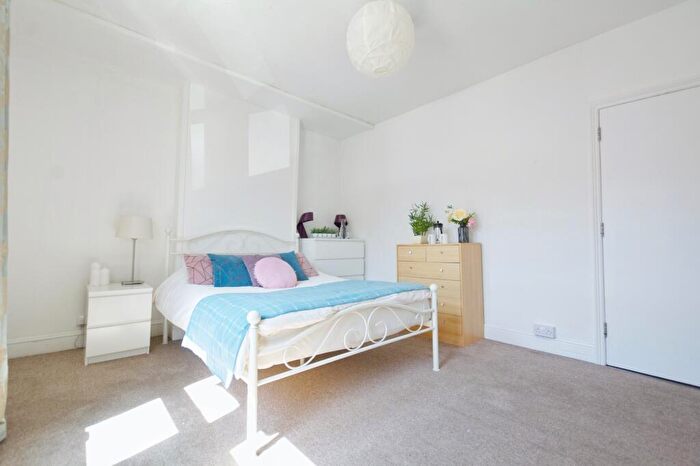 4 Bedroom Terraced House To Rent In Albion Street, Bristol, BS5