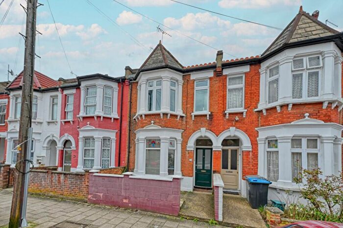 1 Bedroom Apartment For Sale In Howard Road, London, NW2