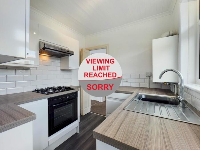 2 Bedroom Flat To Rent In George Road, Preston, Paignton, TQ3