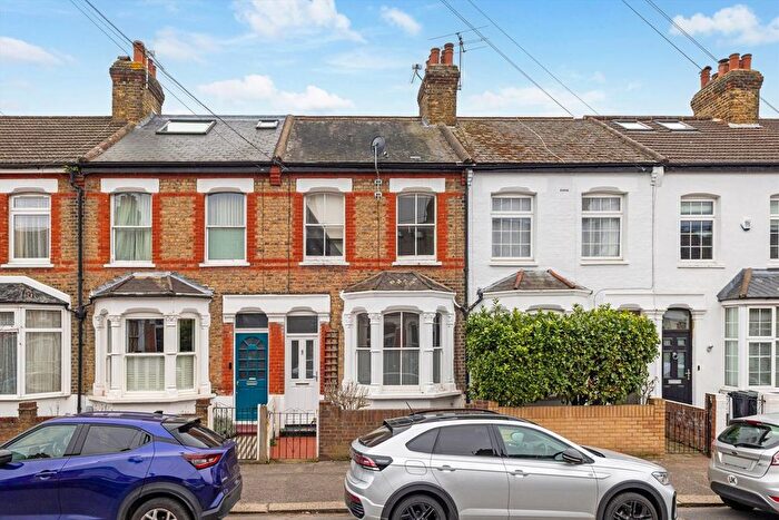 2 Bedroom Property For Sale In Linden Road, Hampton, TW12