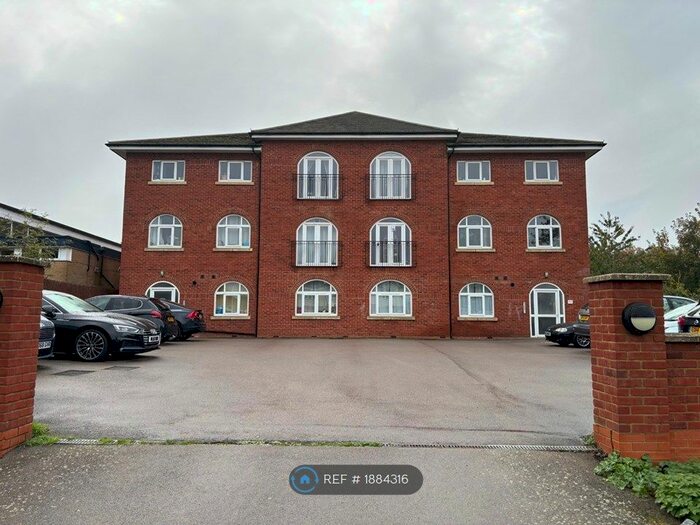 2 Bedroom Flat To Rent In Booth Rise, Northampton, NN3