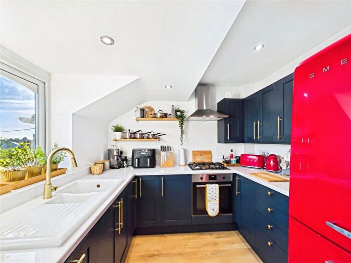 2 Bedroom Apartment For Sale In High Road, Chilwell, Beeston, Nottingham, NG9