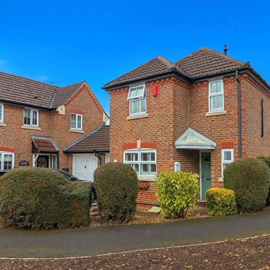 3 Bedroom Detached House For Sale In Kelly Gardens, Swindon, SN25