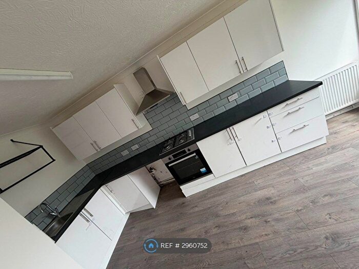 4 Bedroom End Of Terrace House To Rent In Whitchurch Way, Runcorn, WA7
