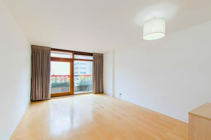 2 Bedroom Flat To Rent In Barbican, Clerkenwell, London, EC2Y