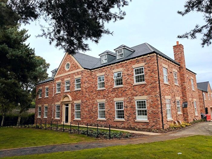 2 Bedroom Apartment For Sale In Flat, Woodlands Grove, Leeds, West Yorkshire, LS16