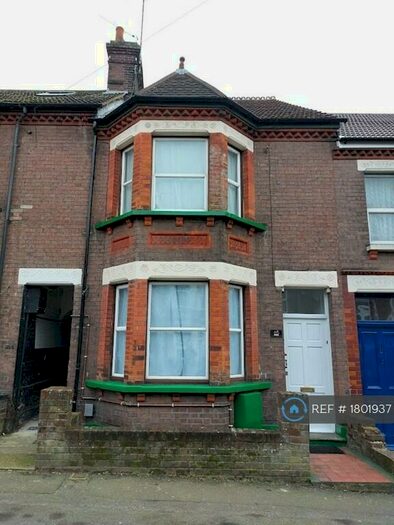 5 Bedroom Terraced House To Rent In High Town Road, Luton, LU2