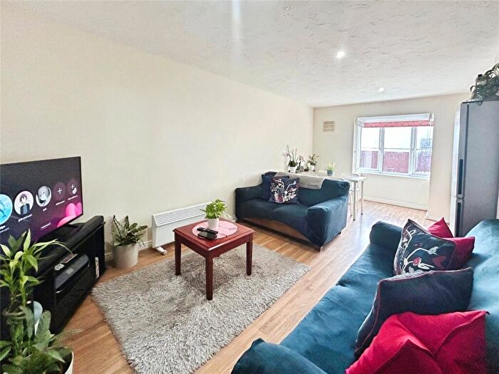 2 Bedroom Flat For Sale In Clover Way, Hackbridge, SM6
