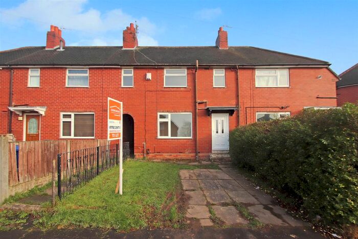 3 Bedroom Town House To Rent In Rowley Avenue, Chesterton, Newcastle ST5