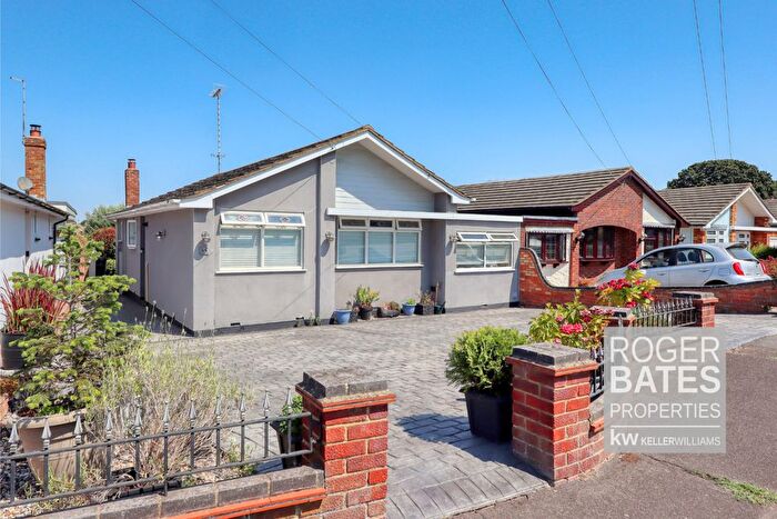 3 Bedroom Detached Bungalow For Sale In Deerhurst, Thundersley, Benfleet, SS7
