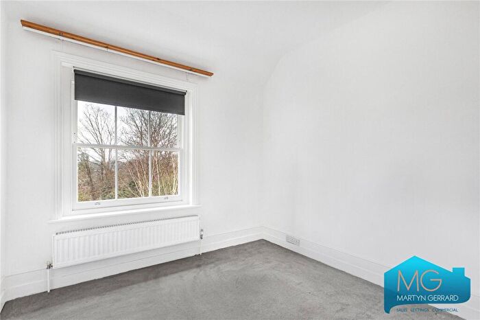 2 Bedroom Apartment For Sale In Shepherds Hill, Highgate, N6