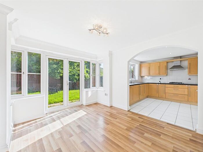5 Bedroom Detached House To Rent In Beechwood Park Drive, Darley Park, Derby, DE22