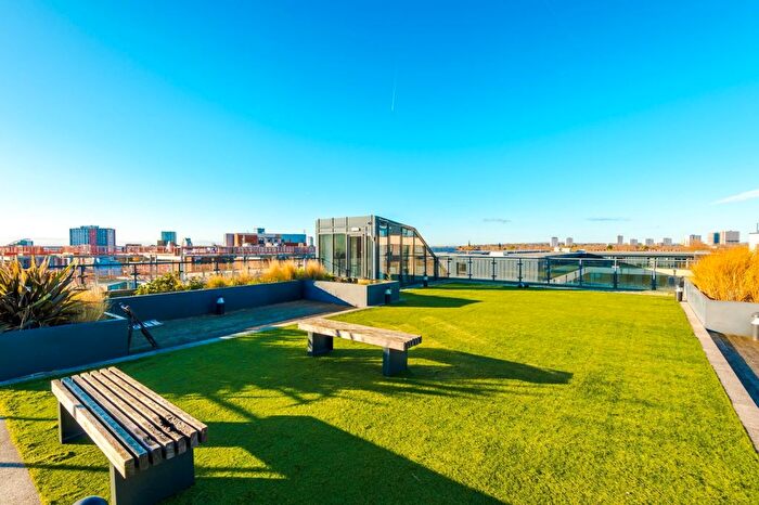 3 Bedroom Flat To Rent In Worrall Street, Salford, M5