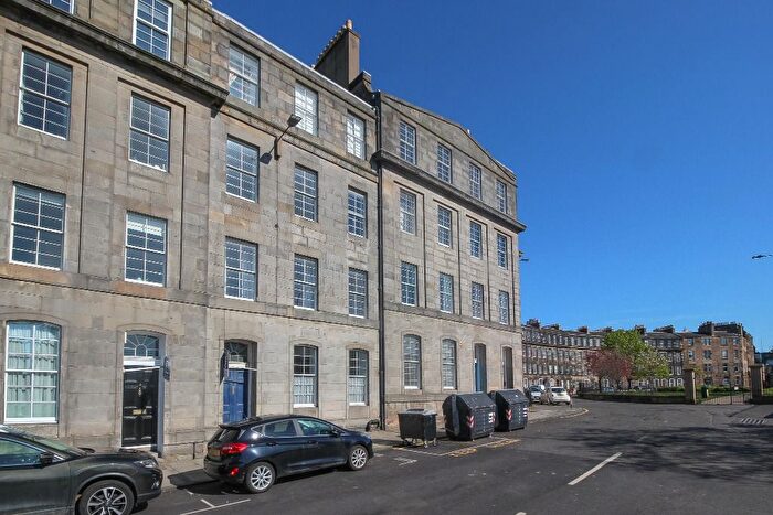 2 Bedroom Flat To Rent In Gardners Crescent, Haymarket, Edinburgh, EH3