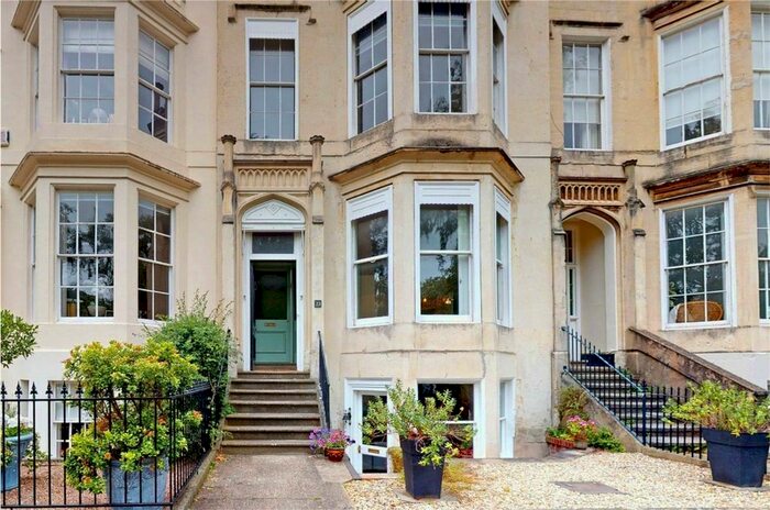 1 Bedroom Flat To Rent In Clarence Square, Cheltenham, GL50