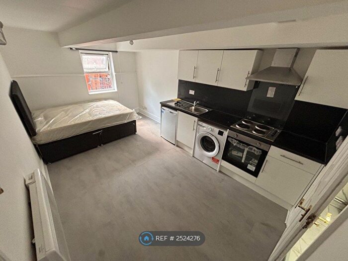 Studio To Rent In Rockville Court, London, E5