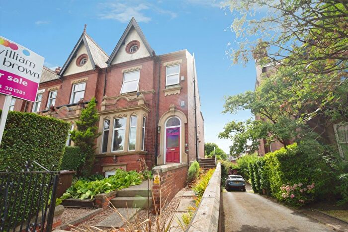 3 Bedroom Flat For Sale In Bradford Road, Wakefield, WF1