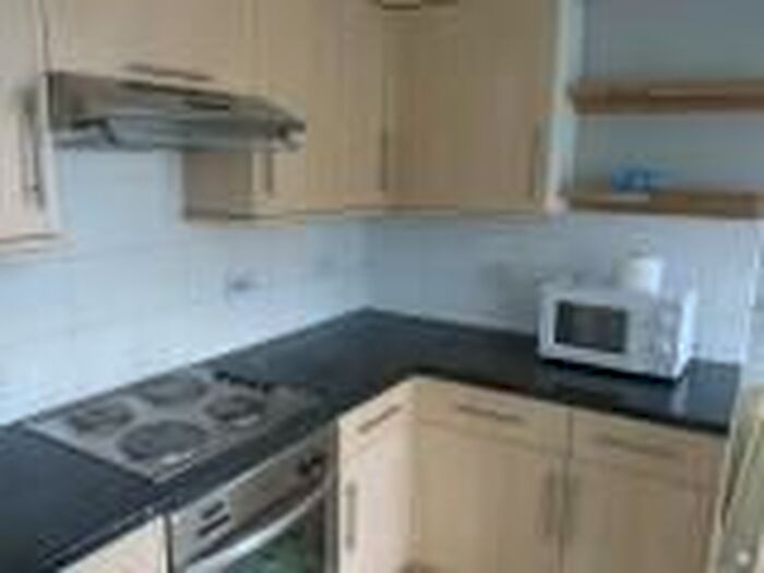 5 Bedroom Detached House To Rent In Bristol Gardens, Brighton, BN2