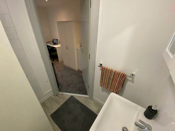 5 Bedroom Apartment To Rent In Mooregate House, Middle Street, NG9