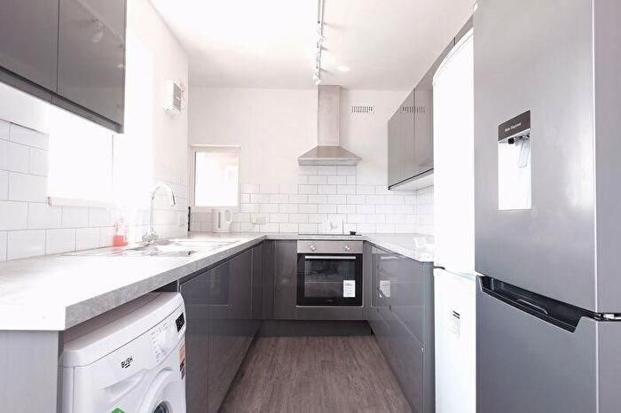 1 Bedroom Semi-Detached House To Rent In Hillside, Brighton, BN2