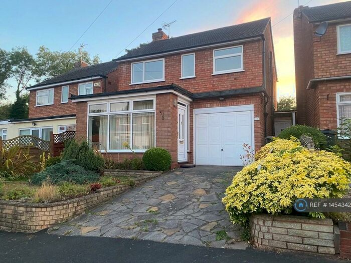 3 Bedroom Detached House To Rent In Rowney Croft, Birmingham, B28