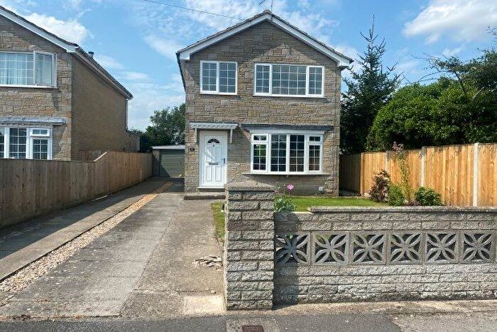 3 Bedroom Detached House To Rent In Greenlands Road, Pickering, YO18