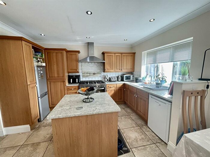 4 Bedroom Detached House For Sale In Margaret Street, Ammanford, SA18