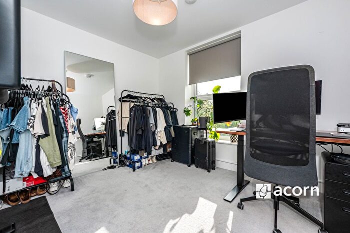 2 Bedroom Flat To Rent In Barley Close, Greenhithe, DA9