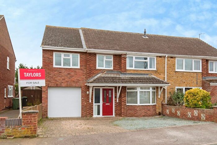 4 Bedroom House For Sale In Boddington Gardens, Biggleswade, Bedfordshire, SG18