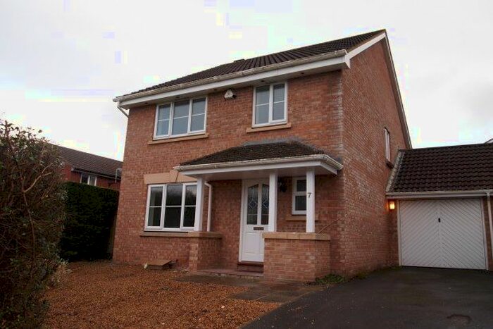 4 Bedroom Detached House To Rent In Denning Close, Taunton, TA1