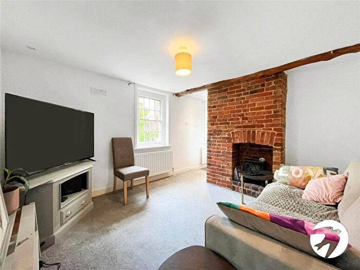1 Bedroom Flat To Rent In Eyhorne Street, Hollingbourne, Maidstone, Kent, ME17