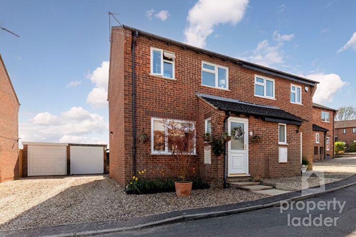 3 Bedroom Barn Conversion For Sale In Chittock Close, Spixworth, NR10