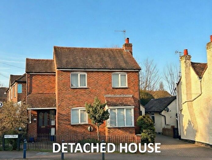 2 Bedroom Terraced House For Sale In High Street, Bovingdon, HP3
