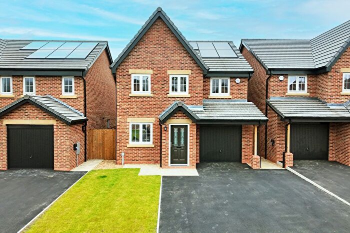 4 Bedroom Detached House For Sale In Cottage Gardens, Bamber Bridge, PR5