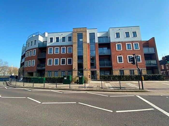 2 Bedroom Apartment To Rent In High Street, Aylesbury, HP20