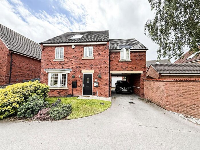 4 Bedroom Detached House For Sale In Derwent Drive, Lakeside, Doncaster, DN4