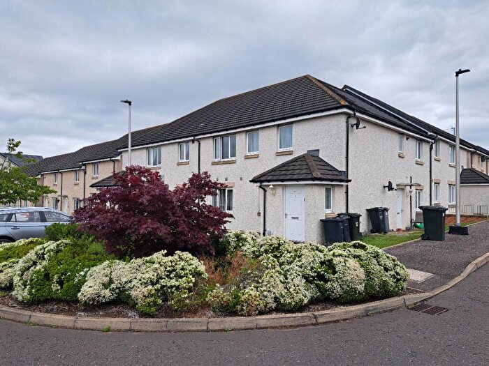 3 Bedroom Flat To Rent In Mackinnon Crescent, Kirkliston, Edinburgh, EH29