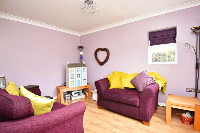 4 Bedroom Semi-Detached House For Sale In St Leonard's Road, Harrogate, HG2